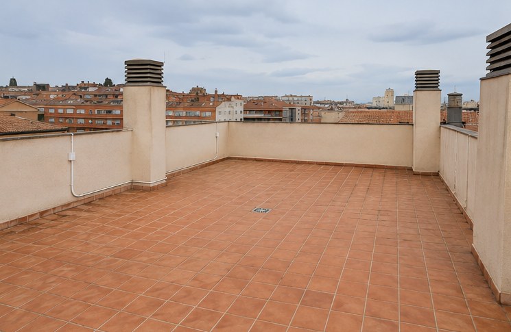Before — Plug-in solar kit for balcony/terrace ("plug-in solar")